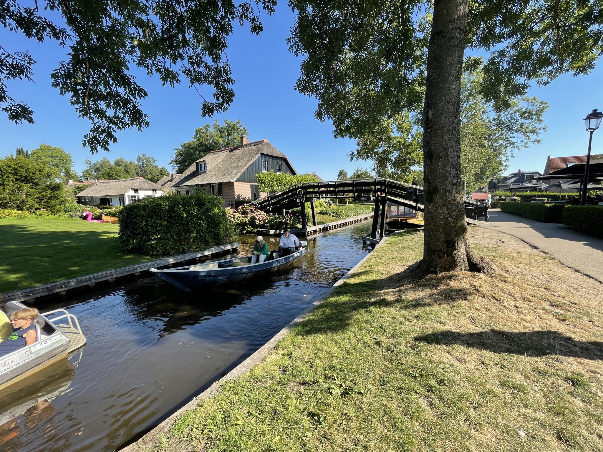 Giethoorn: The Venice of the North - Edo the Dutch Explorer